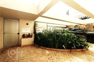 Image 14 - 839996