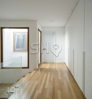 Image 22 - 839996