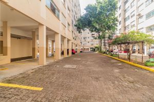 Image 17 - 840036