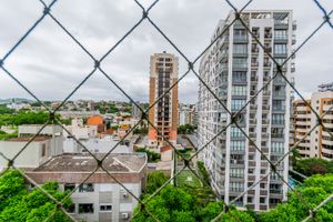 Image 21 - 840045