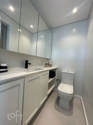 Image 17 - 840130