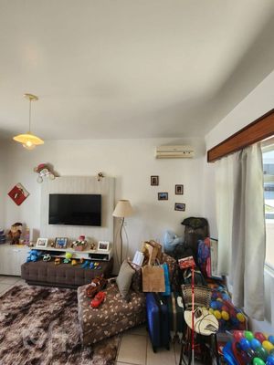 Image 45 - 840221