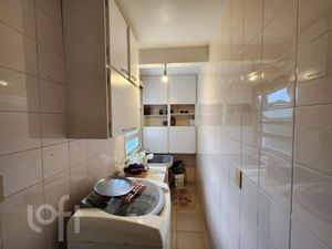 Image 18 - 840221