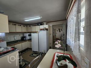 Image 35 - 840221