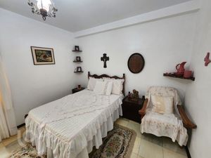Image 19 - 840221