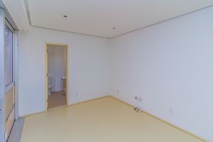 Image 7 - 840230