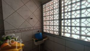 Image 6 - 840424