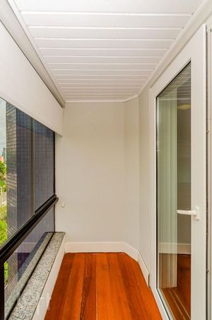 Image 20 - 840488