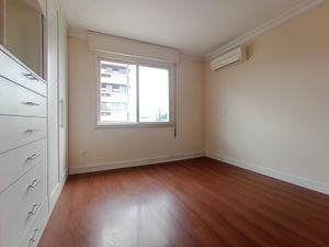 Image 3 - 840537