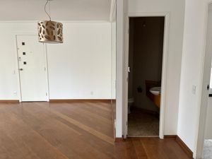 Image 3 - 840552
