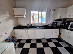 Image 2 - 840666