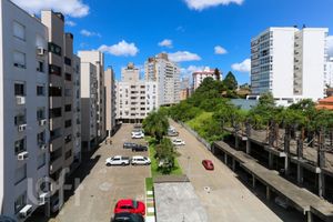 Image 9 - 840740