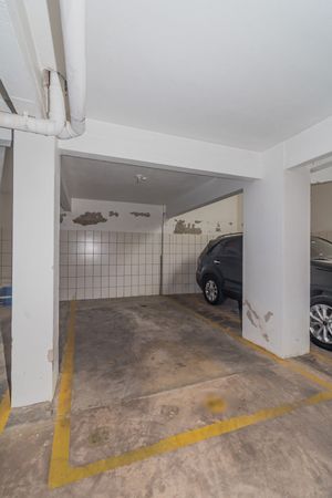 Image 21 - 840755