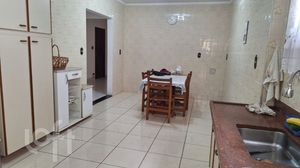 Image 1 - 840914