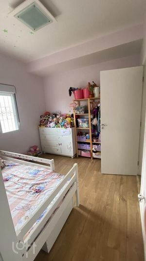 Image 11 - 840995