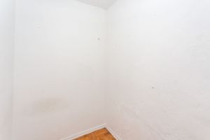 Image 37 - 841030