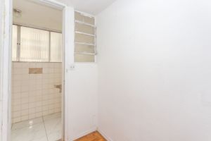 Image 34 - 841030