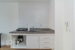 Image 4 - 841036