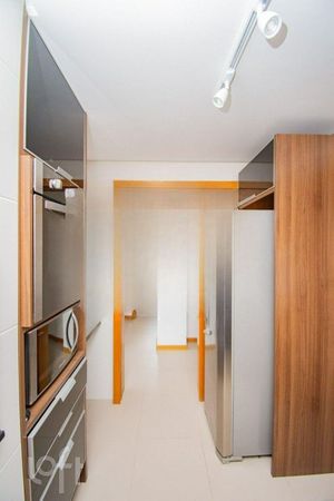 Image 4 - 841151