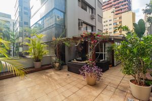 Image 12 - 841208