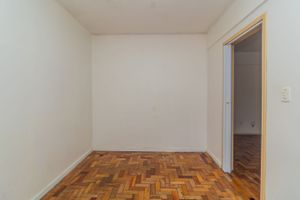 Image 11 - 841221