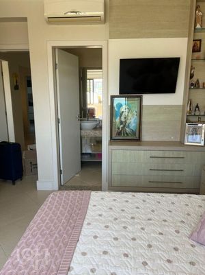 Image 8 - 841355