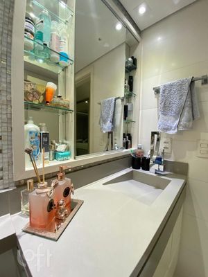 Image 17 - 841392