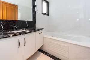 Image 16 - 841458