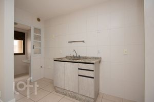 Image 28 - 841519
