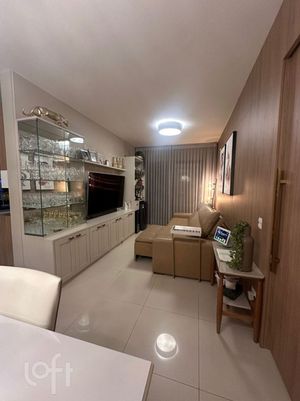 Image 4 - 841523