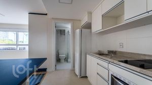 Image 6 - 841578