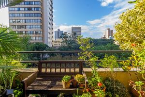 Image 9 - 841598