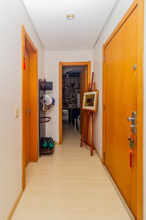 Image 11 - 841598