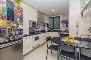 Image 32 - 841598