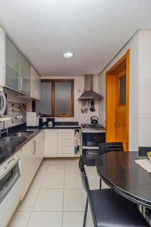 Image 34 - 841598