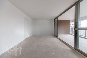 Image 3 - 841635