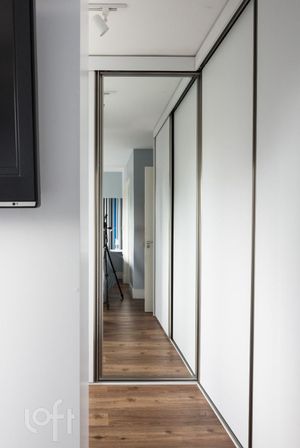 Image 28 - 841833