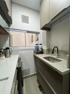 Image 2 - 841985