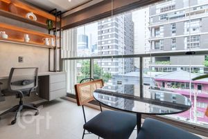 Image 6 - 842075