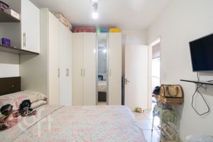 Image 7 - 842100