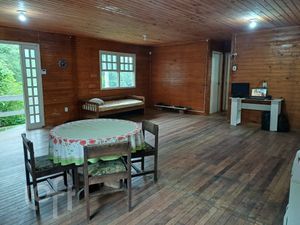 Image 1 - 842102