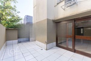 Image 4 - 842127