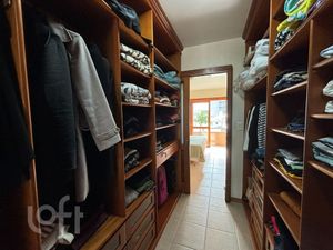 Image 32 - 842154