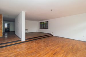 Image 4 - 842159