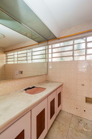 Image 31 - 842159