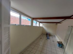 Image 22 - 842160