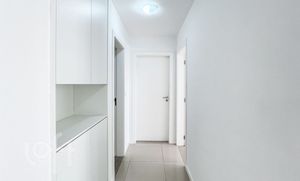 Image 7 - 842246