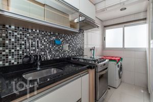 Image 10 - 842283