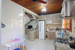Image 7 - 842295