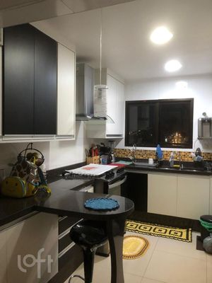 Image 3 - 842303